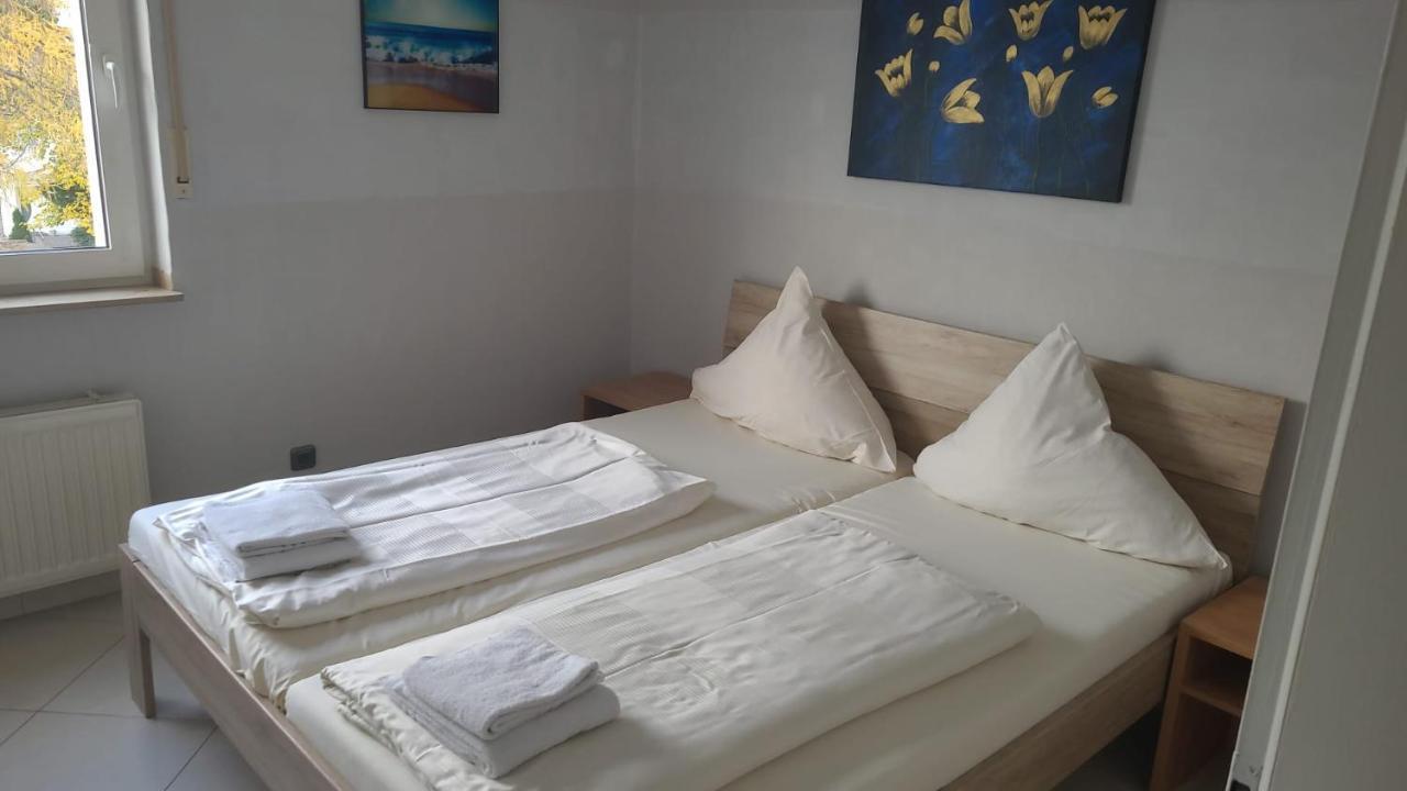 Hotel G & L